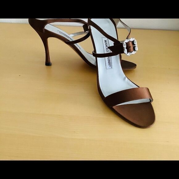 MANOLO BLAHNIK CHRYSTAL EMBELLISHED SLIDES  HEELS NWT - Picture 3 of 6